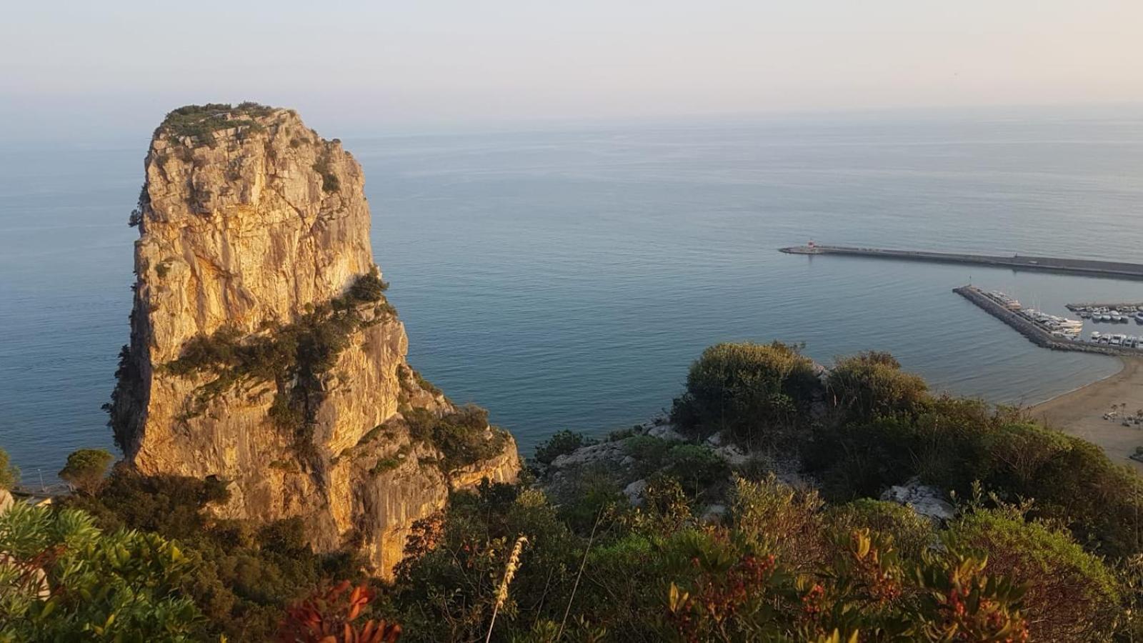 Apartment Danyshome Giove Davanti Al Mare